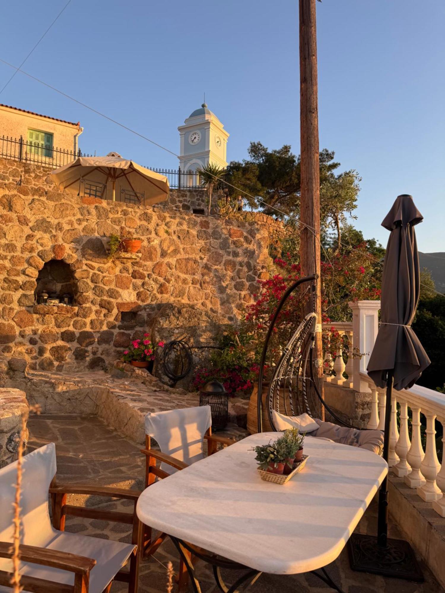 Kasteli Suite Poros Town Buitenkant foto